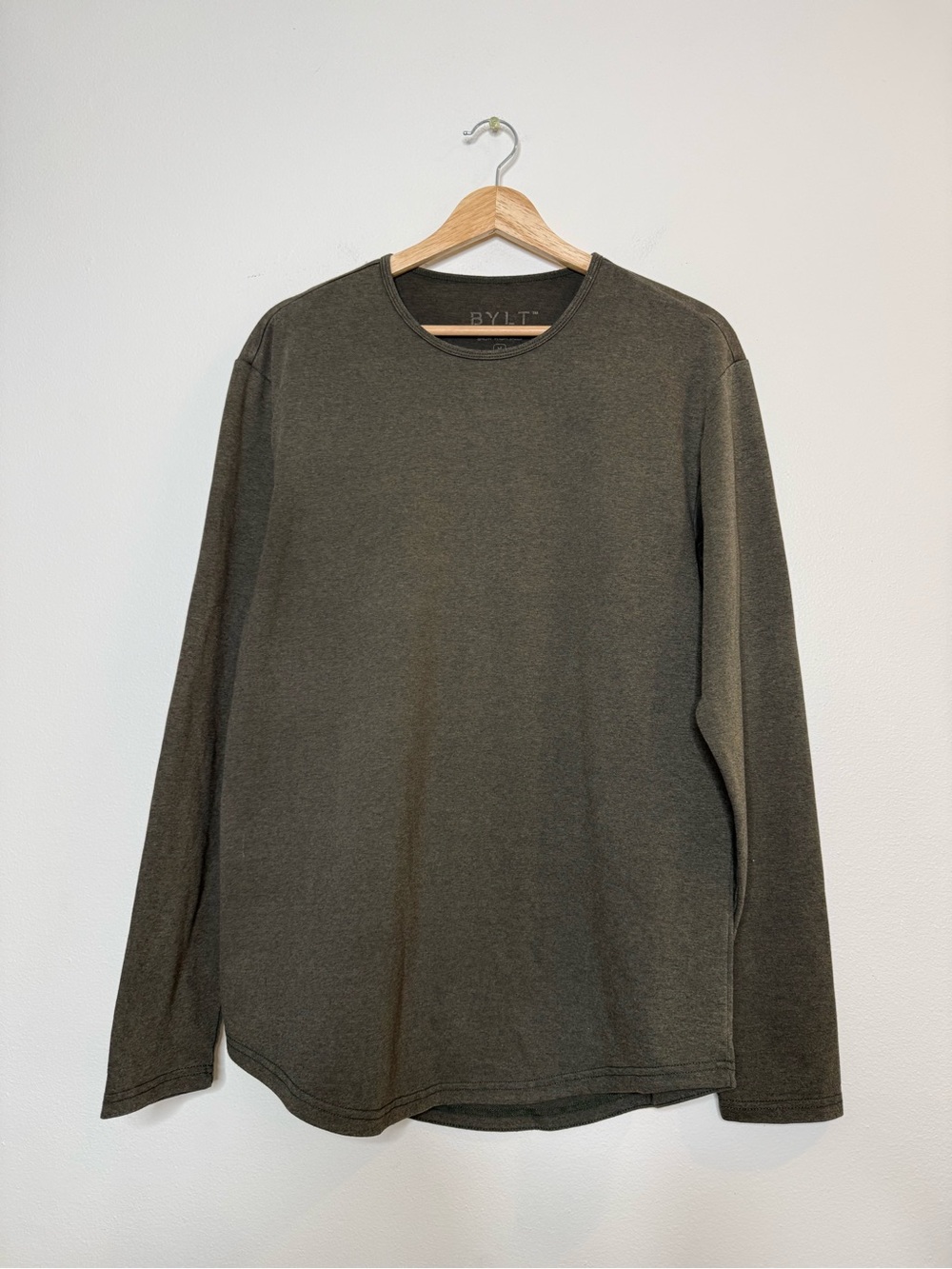 BYLT Basics Snow Wash Curve Hem Drop Cut Longsleeve 4 way stretch green medium
